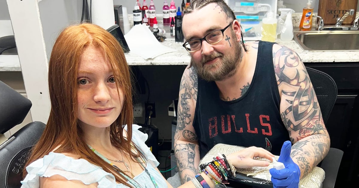 Cómo un artista del tatuaje ayudó a un adolescente con dislexia que está aprendiendo a conducir