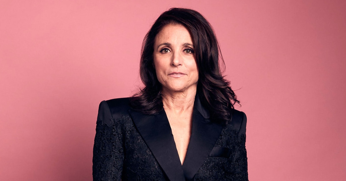 Julia Louis-Dreyfus recuerda el reconfortante gesto de su madre tras perder el embarazo a los 28 años