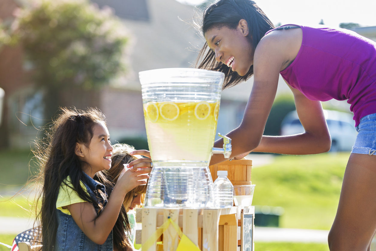 100 actividades gratuitas para que los niños exploren estas vacaciones de verano