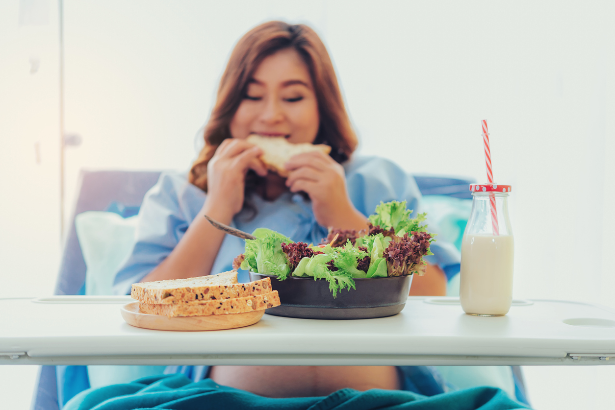 ¿Por qué no se puede comer durante el parto?