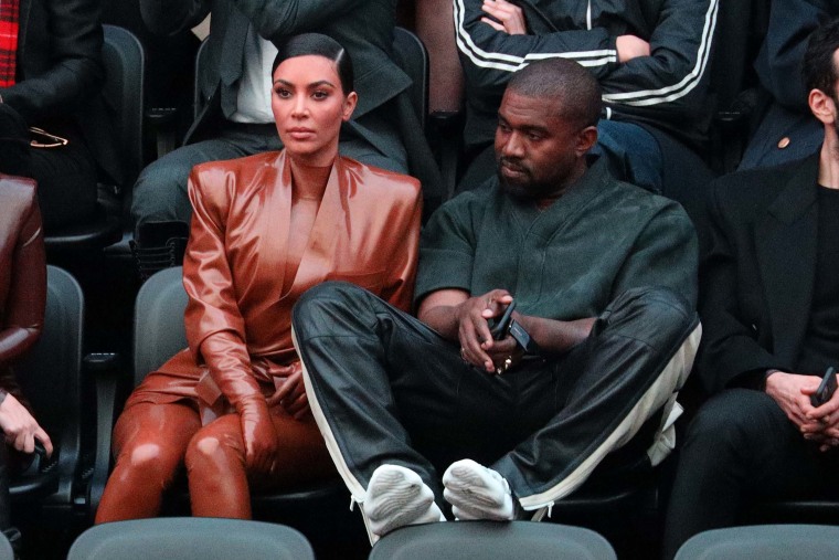Kim Kardashian revela que intenta ocultar a sus hijos sus emociones por Kanye West
