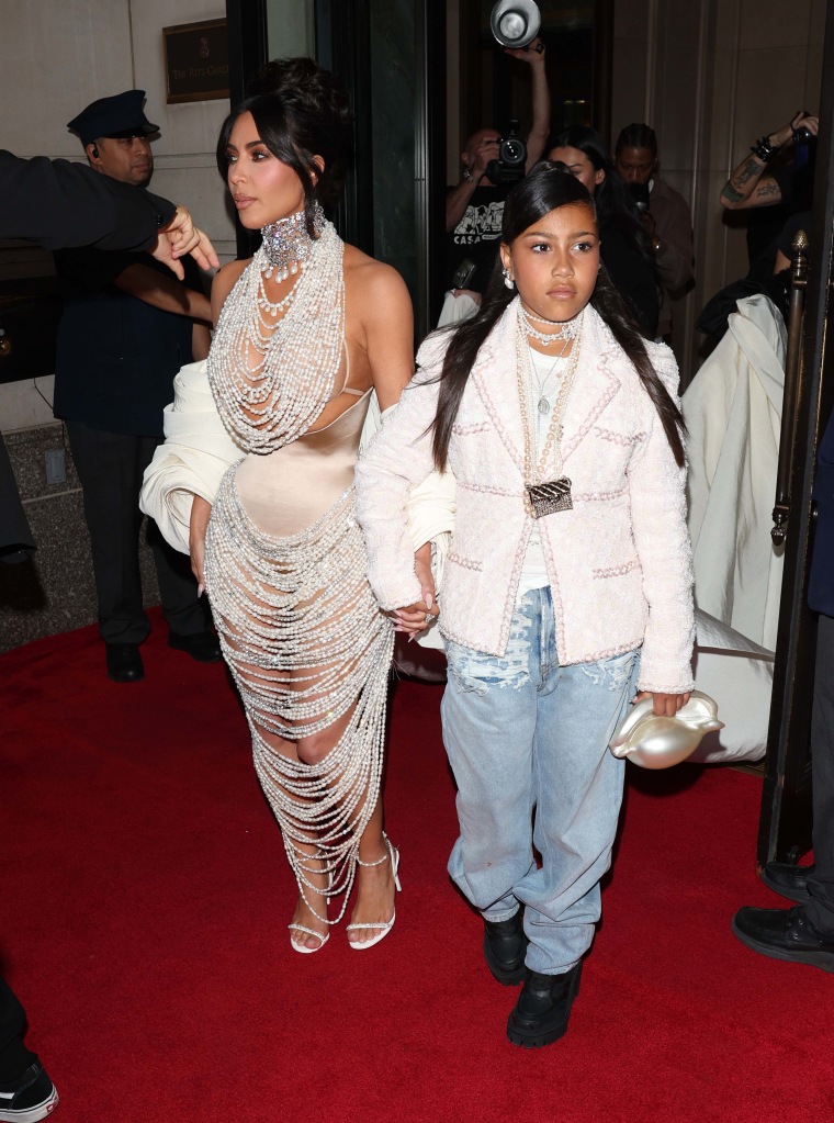 Kim Kardashian revela que intenta ocultar a sus hijos sus emociones por Kanye West