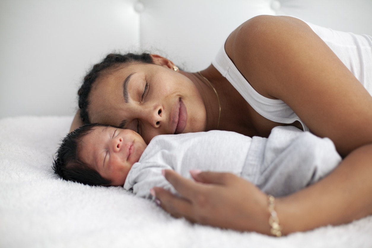 La fuerte presión que sufren las madres de recién nacidos