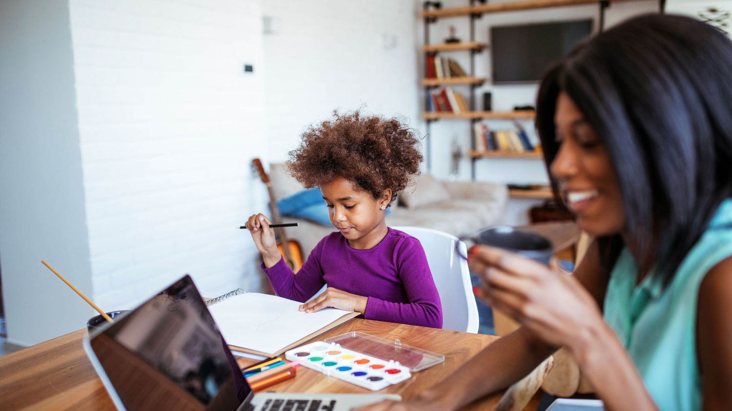 Los 25 mejores trabajos a tiempo parcial para padres, según madres reales