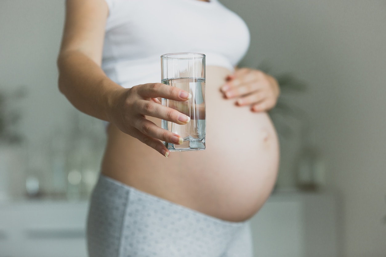 Agua del grifo y embarazo: ¿Es segura?