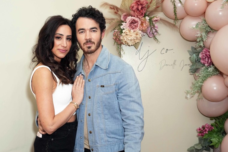 Danielle Jonas está lista para otro bebé... Kevin no está tan seguro