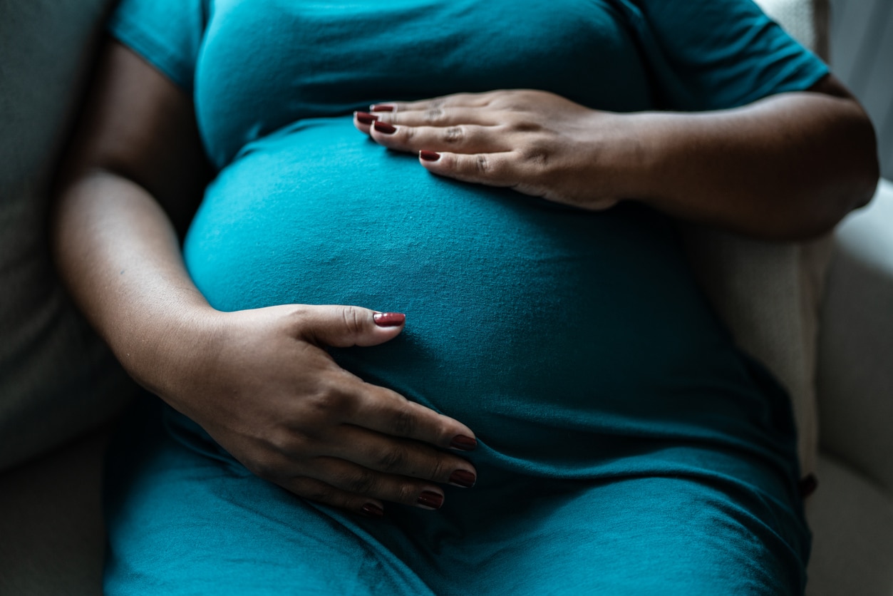 El estigma del "embarazo geriátrico": ¿cómo afecta a las mujeres?