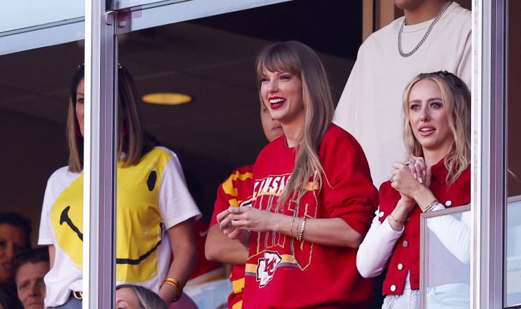 El padre de Travis Kelce revela la cosa 'muy especial' que notó en Taylor Swift