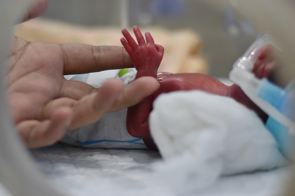 Hitos del desarrollo del bebé prematuro: Qué esperar
