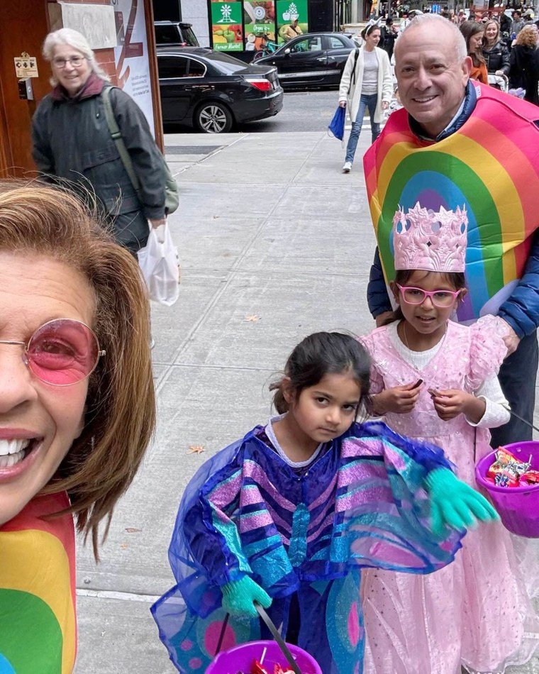 Hoda Kotb comparte fotos de Halloween con sus hijas y su ex Joel Schiffman