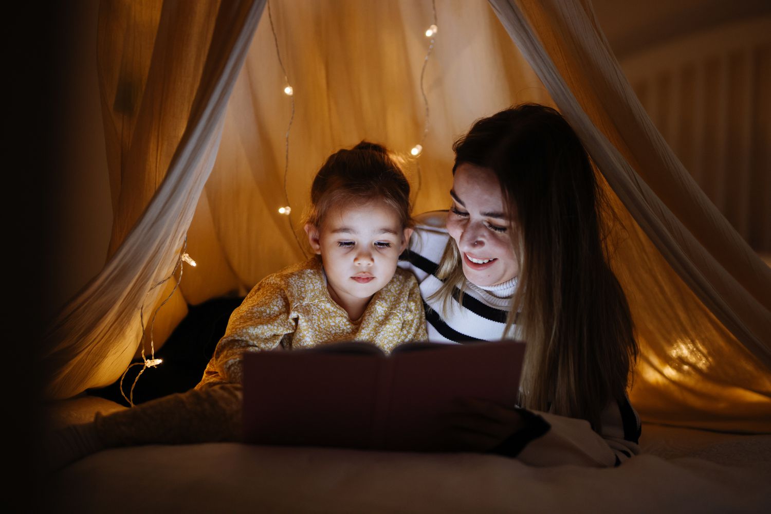 Cómo una hora de desconexión antes de acostarse transformó el sueño de mis hijos
