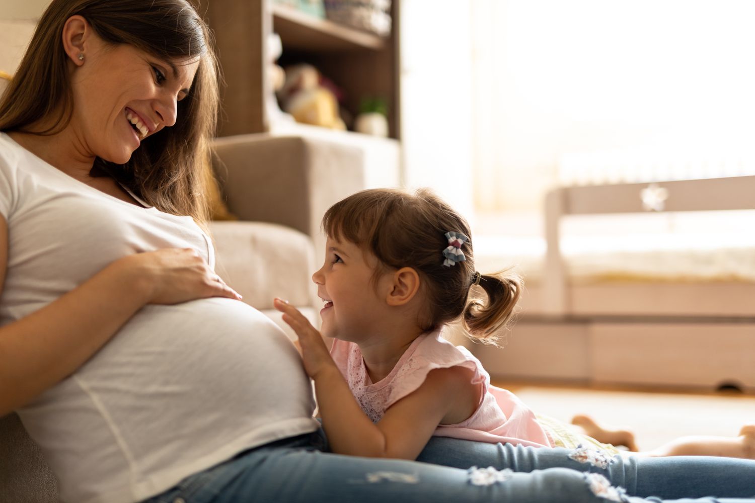 "¿De dónde vienen los bebés?" Cómo responder cuando su hijo pregunta 