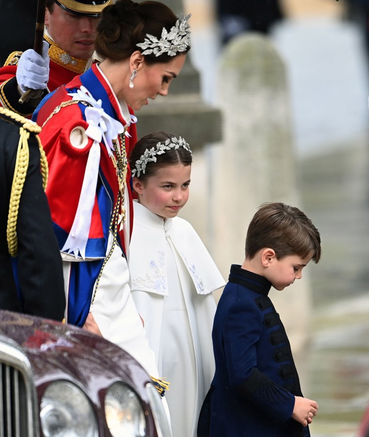 El príncipe Guillermo y Kate Middleton publican una nueva foto familiar para su felicitación navideña