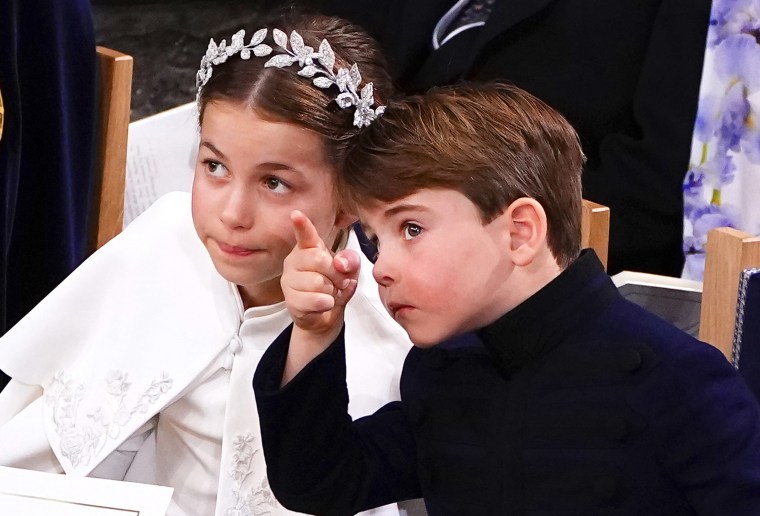 El príncipe Guillermo y Kate Middleton publican una nueva foto familiar para su felicitación navideña