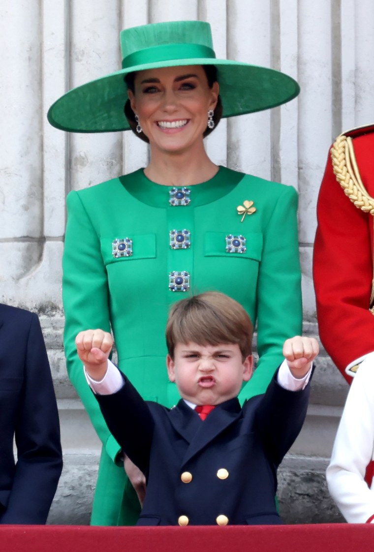 El príncipe Guillermo y Kate Middleton publican una nueva foto familiar para su felicitación navideña