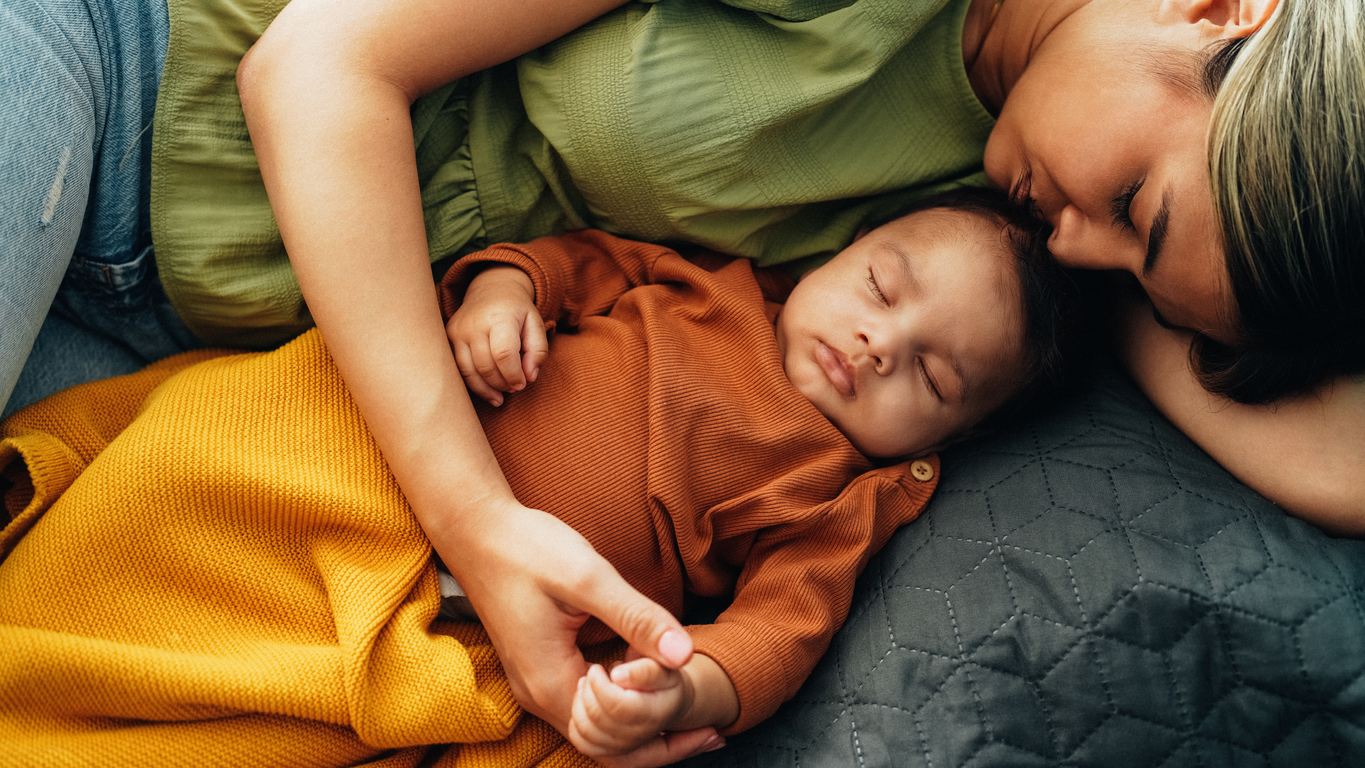 Bebé de 4 meses: Alimentación, sueño e hitos por meses