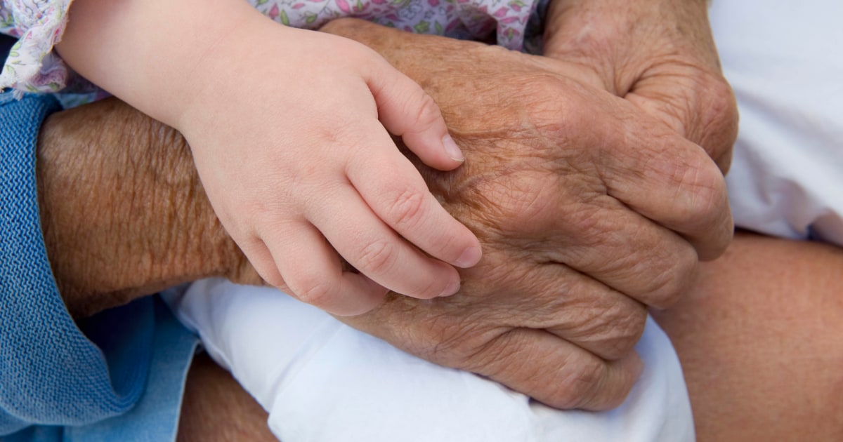 Cómo hablar a los niños de un abuelo enfermo de cáncer